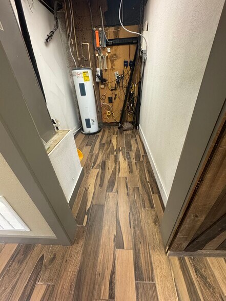 More Photos Of 1517 N Orange Blossom Trl, Orlando Office For Lease