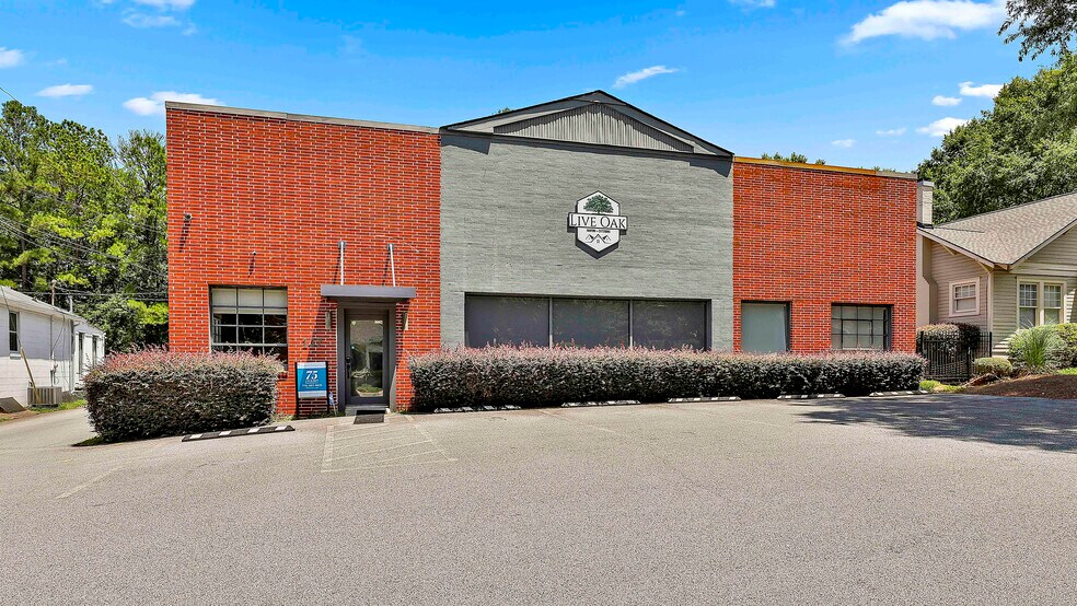 More Photos Of 147 Jackson St, Newnan Freestanding For Lease
