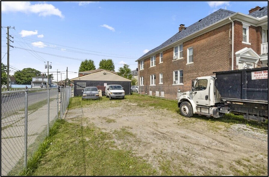 More Photos Of 8030 Pitt St, Detroit Freestanding For Lease