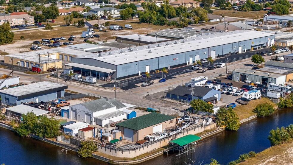 More Photos Of 847-905 SE 9th Ter, Cape Coral Warehouse For Sale