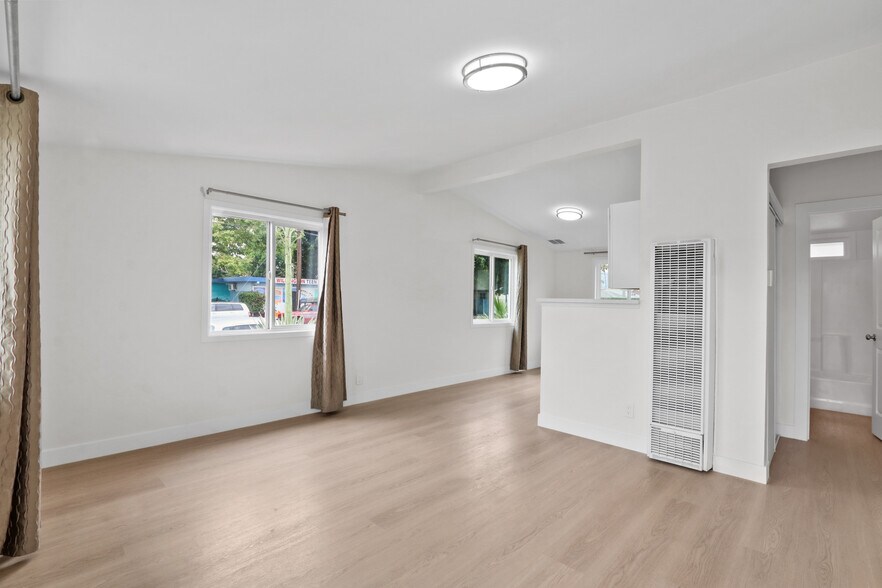 More Photos Of 609 W E St, Wilmington Apartments For Sale