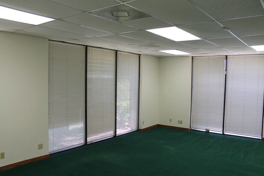 More Photos Of 7475 Callaghan Rd, San Antonio Office For Sale