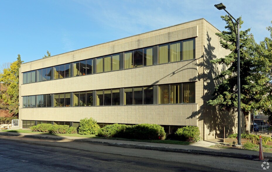 More Photos Of 12120 106th Ave NW, Edmonton Office For Sale