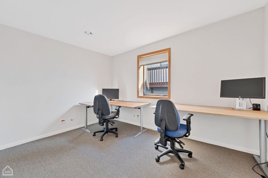 More Photos Of 1407 W Chicago Ave, Chicago Office For Lease