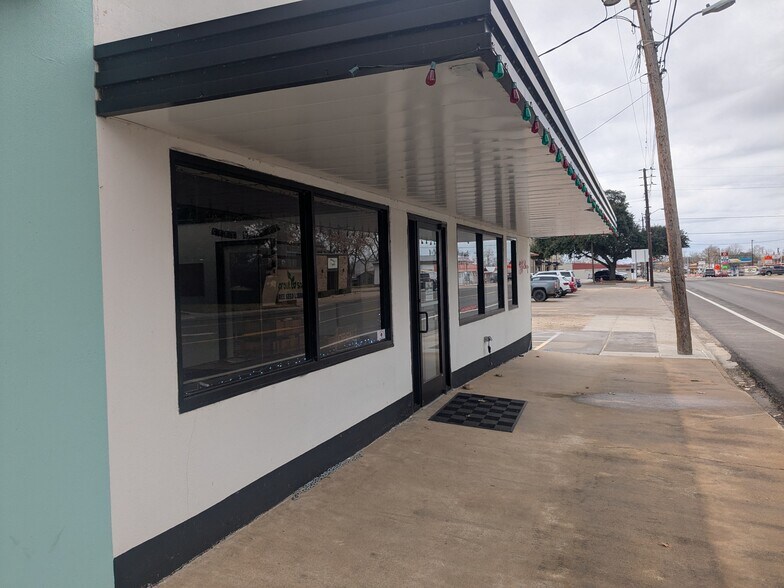 More Photos Of 717 Walnut St, Columbus Storefront Retail Office For Sale