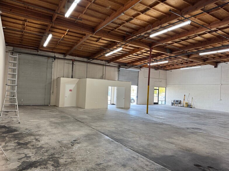 More Photos Of 16187 Yucca St, Hesperia Warehouse For Sale