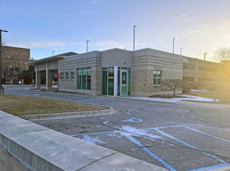 More Photos Of 202 S Lafayette Ave, Royal Oak Bank For Sale