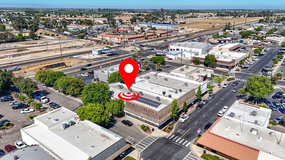 More Photos Of 1300-1340 Broadway Ave, Atwater Storefront For Lease