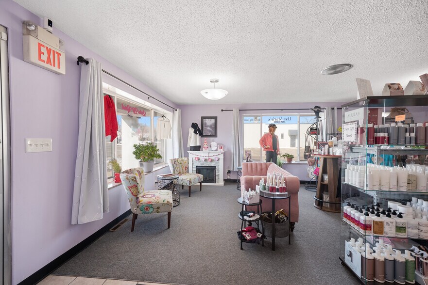 More Photos Of 4680 Dixie Hwy, Waterford Freestanding For Sale