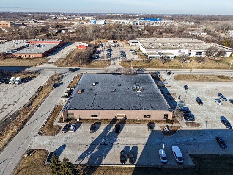 More Photos Of 7630 S 10th St, Oak Creek Office For Sale