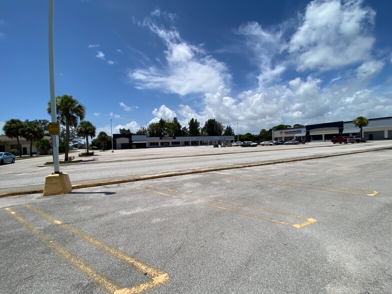 More Photos Of 7121-7177 S US Highway 1, Port Saint Lucie General Retail For Lease
