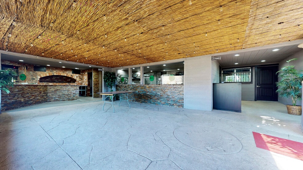 More Photos Of 6500 Foothill Blvd, Tujunga Restaurant For Sale