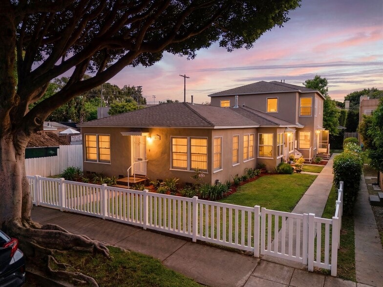 Primary Photo Of 2458 Oak St, Santa Monica Apartments For Sale