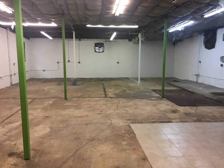 More Photos Of 9227 Alberene Dr, Houston Unknown For Lease