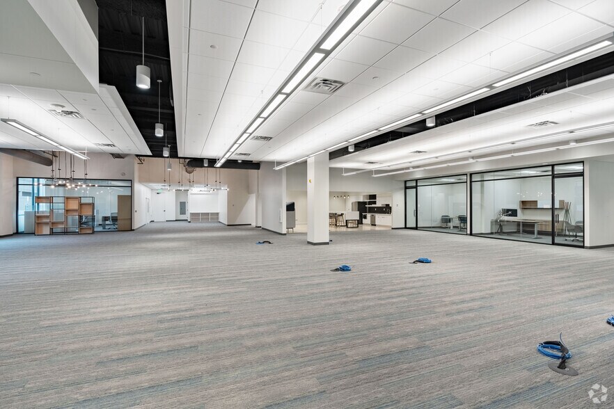 More Photos Of 651 Nicollet Mall, Minneapolis Office For Sale