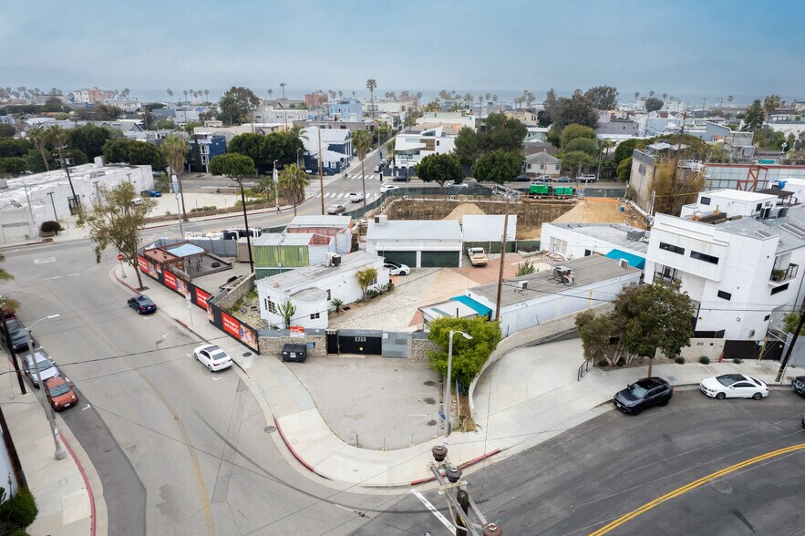 More Photos Of 891 Abbot Kinney Blvd, Venice Loft Creative Space For Sale