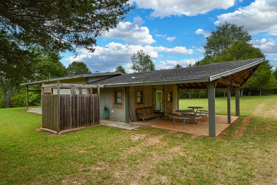 More Photos Of 29668 Farm Road 1268, Golden Land For Sale