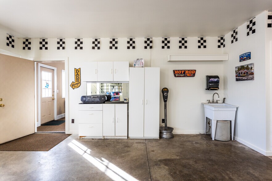 More Photos Of , Delphi Unknown For Sale