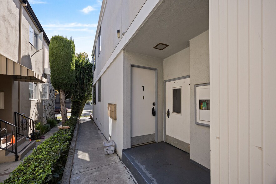 More Photos Of 329 S Rexford Dr, Beverly Hills Apartments For Sale