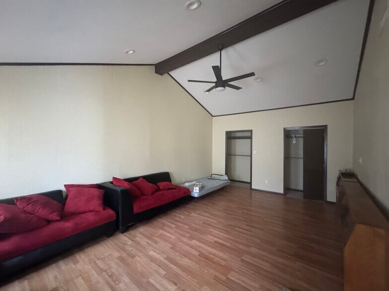 More Photos Of 2924 Byley Blvd, Orange Assisted Living For Lease