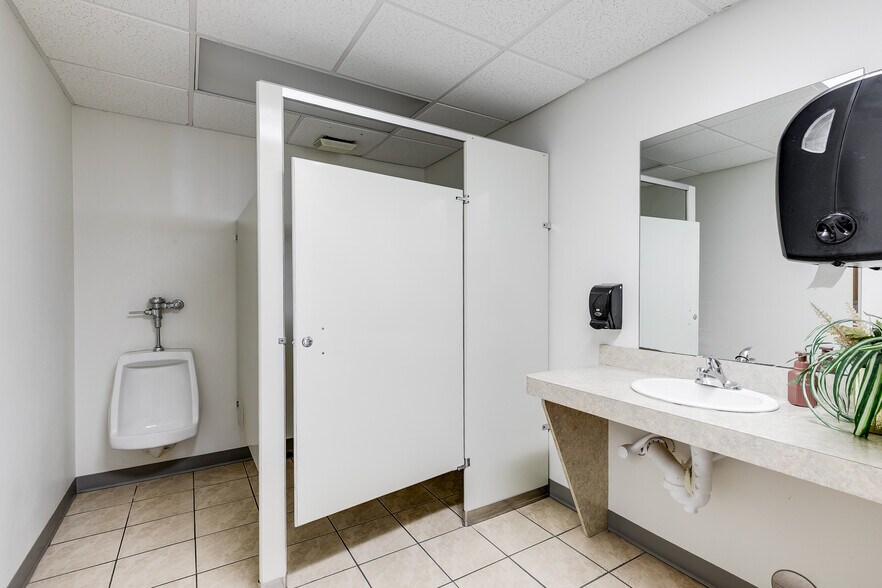 More Photos Of 2101 Venable St, Richmond Religious Facility For Sale