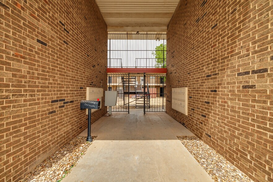 More Photos Of 3902 Sherwood Way, San Angelo Apartments For Sale