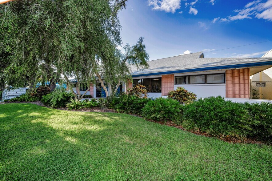 More Photos Of 4021 Central Ave, Saint Petersburg Medical For Lease
