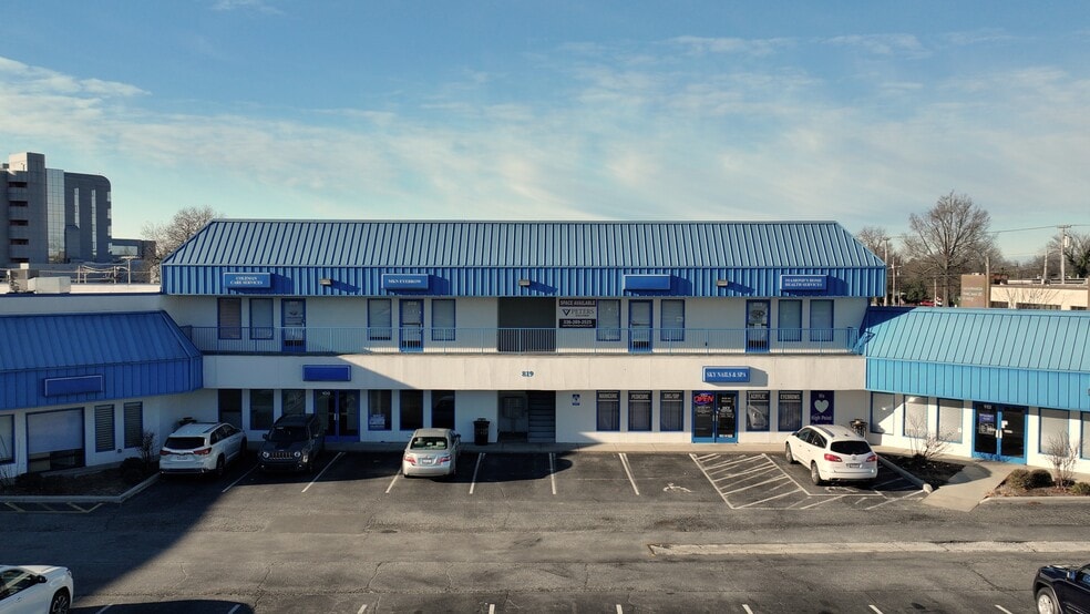 More Photos Of 801 N Main St, High Point Office For Lease