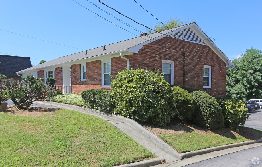 More Photos Of 3536 Vest Mill Rd, Winston-Salem Office Residential For Lease