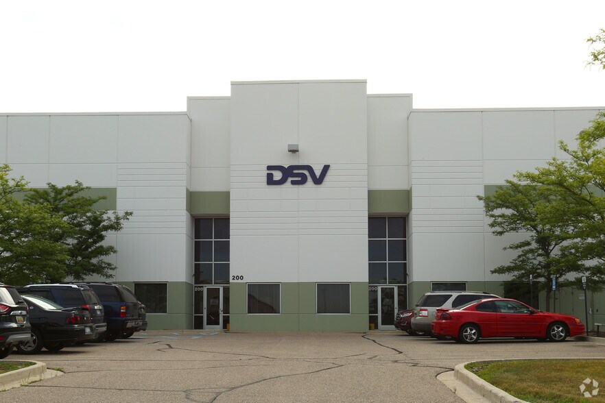 More Photos Of 27651 Hildebrandt Rd, Romulus Distribution For Lease