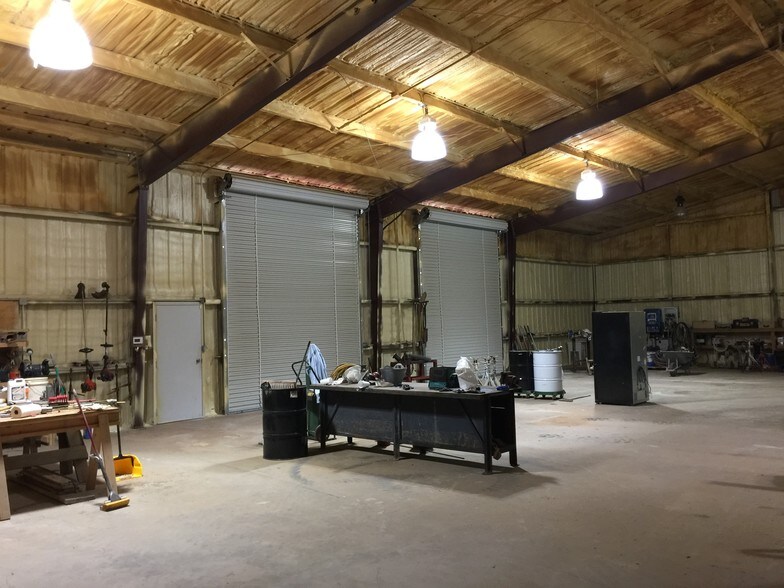 More Photos Of 1902 E State Highway 36, Abilene Warehouse For Lease