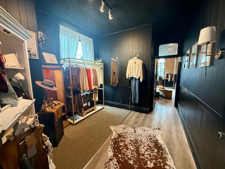 More Photos Of 122 E Center St, Le Roy Storefront Retail Residential For Lease