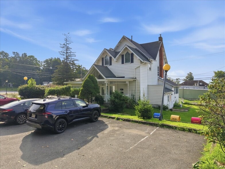 More Photos Of 1398 Pocono Blvd, Mount Pocono Office For Sale
