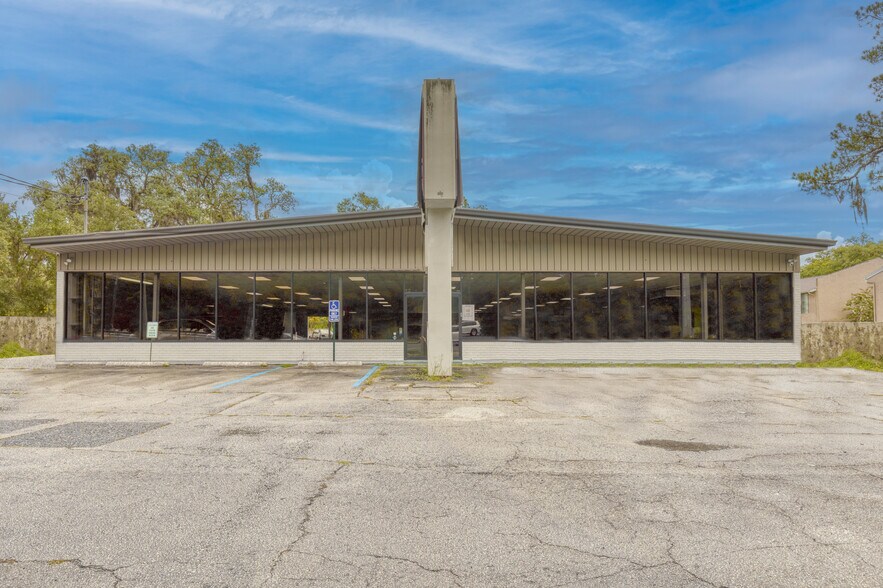 More Photos Of 5953 Roosevelt Blvd, Jacksonville Storefront Retail Office For Lease