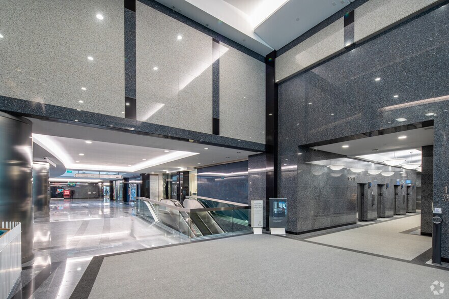 More Photos Of 150 York St, Toronto Office For Lease