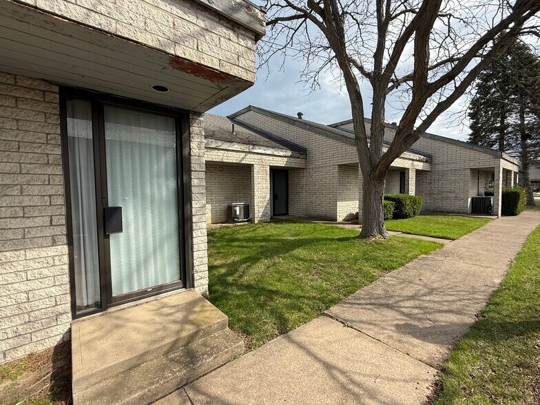 More Photos Of 4520 Oberlin Ave, Lorain Medical For Sale