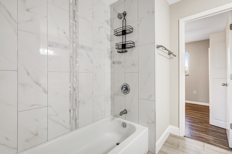 More Photos Of 6240 Rattlesnake Hammock Rd, Naples Apartments For Sale