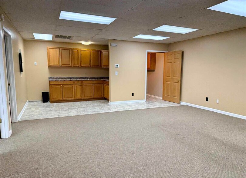 More Photos Of 1605 W Candletree Dr, Peoria Office For Sale