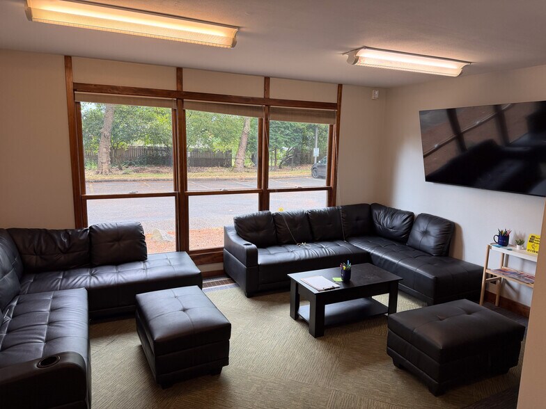 More Photos Of 11104 SE Stark St, Portland Medical For Sale