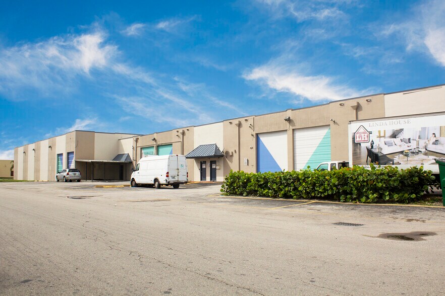 More Photos Of 7301-7325 NW 46th St, Miami Warehouse For Lease