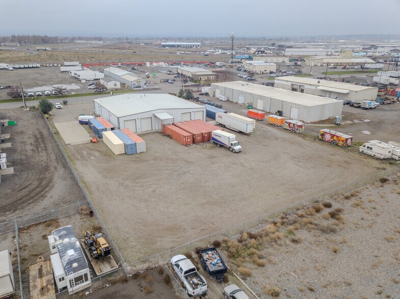 More Photos Of 2525 N Commercial Ave, Pasco Warehouse For Lease