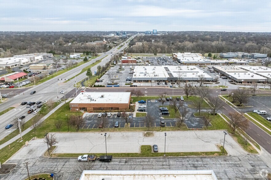 More Photos Of 10553 Metcalf Ave, Overland Park Land For Lease