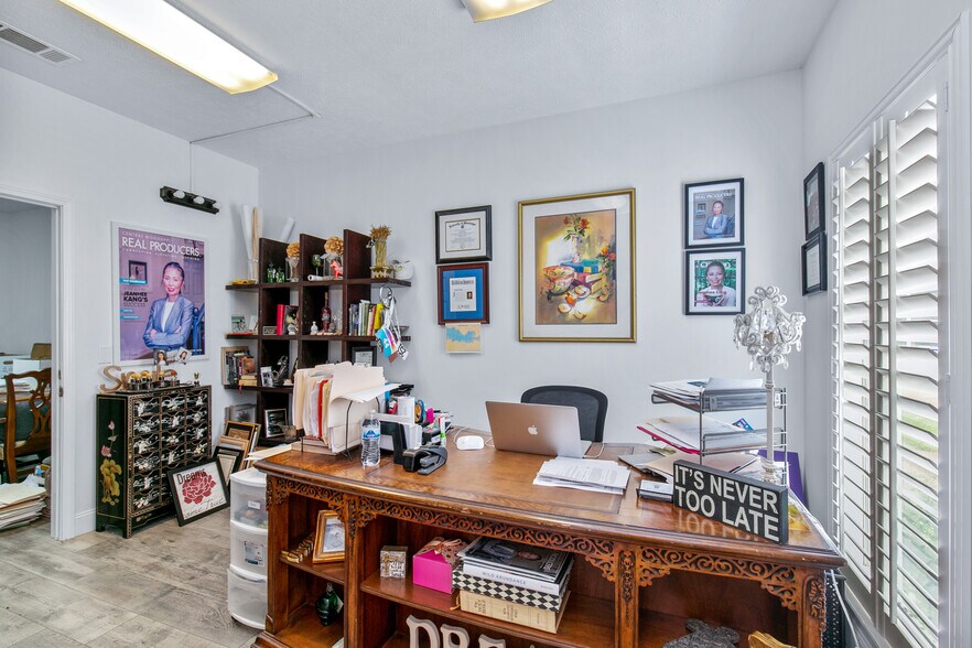 More Photos Of 407 Orchard Park, Ridgeland Office Residential For Sale