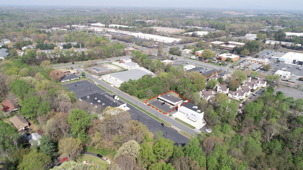 More Photos Of 4665 Brownsboro Rd, Winston-Salem Unknown For Lease