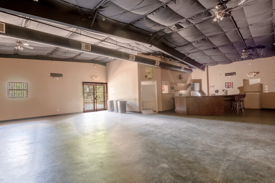 More Photos Of 614 Highway 190, Huntsville Restaurant For Sale