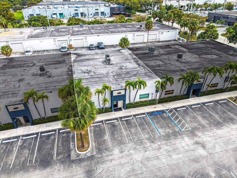 More Photos Of 8111-8119 NW 33rd St, Miami Warehouse For Sale