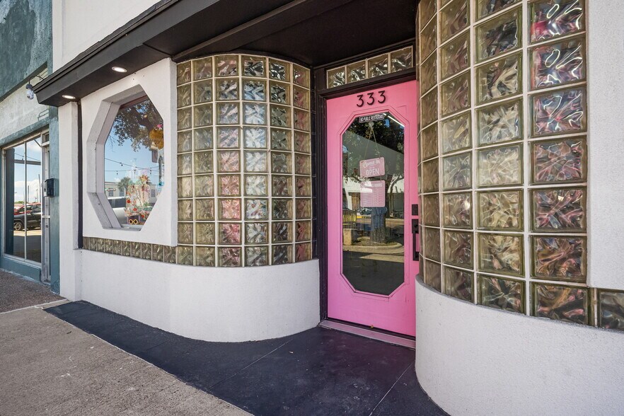 More Photos Of 333 S Commercial St, Aransas Pass Storefront For Sale