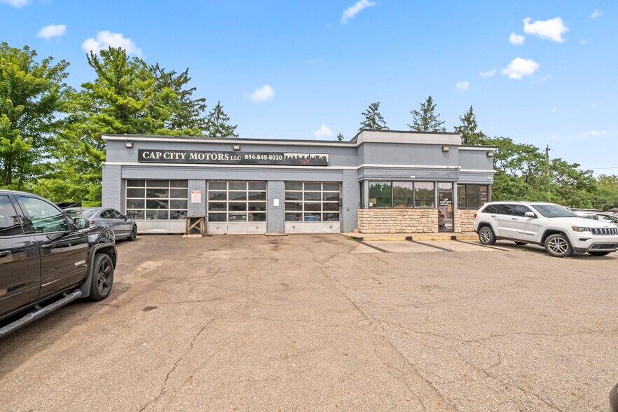 Primary Photo Of 5250 E Main St, Columbus Auto Dealership For Sale