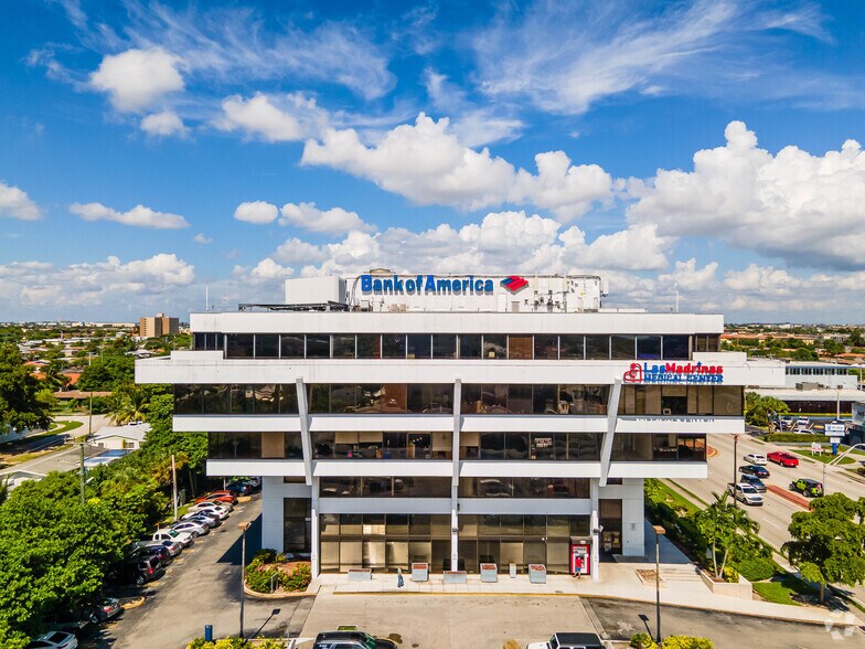More Photos Of 900 W 49th St, Hialeah Medical For Lease