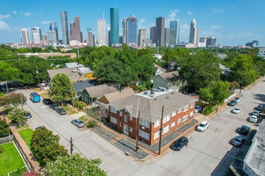 More Photos Of 2021 Kane St, Houston Apartments For Sale